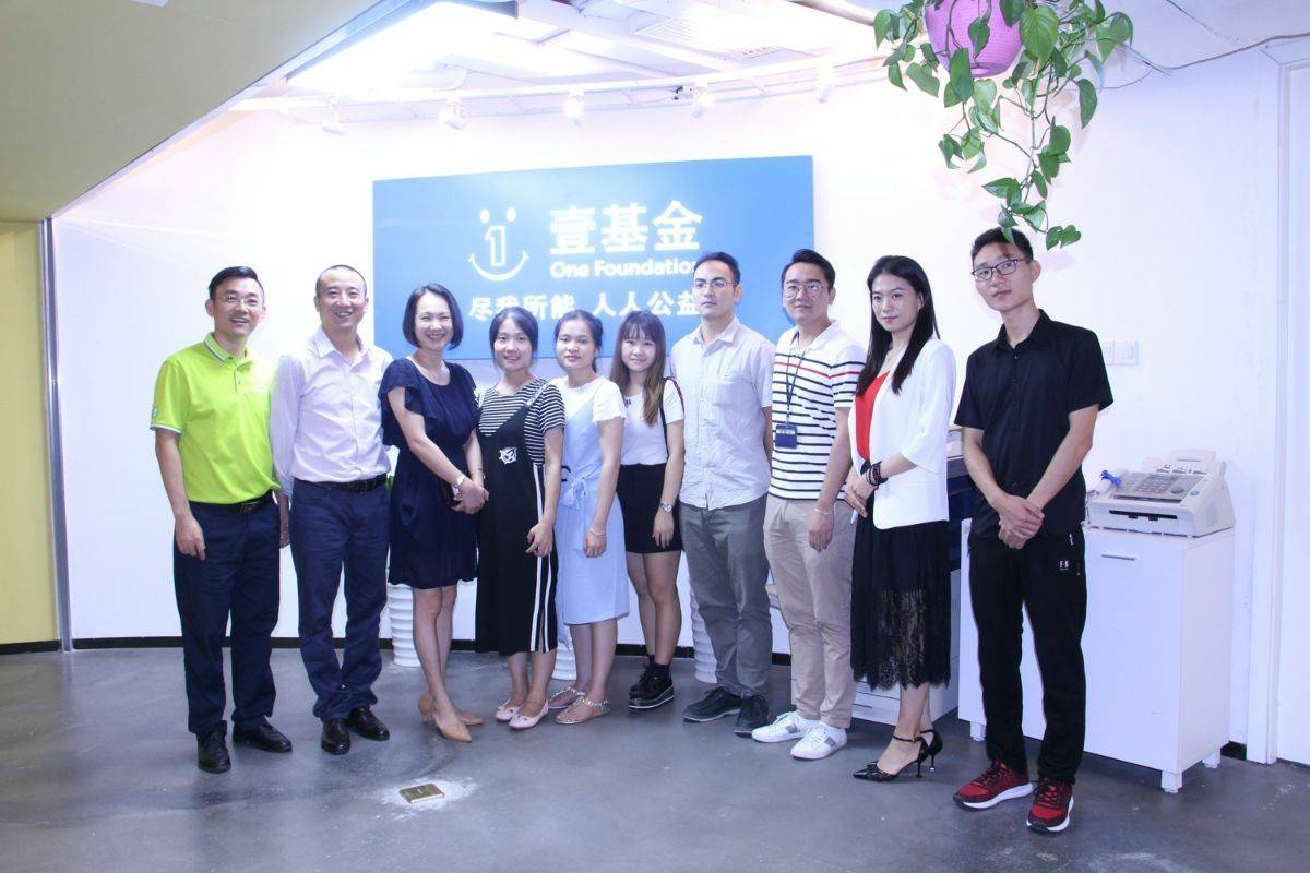 慈善会秘书处开展年中总结及学习考察活动